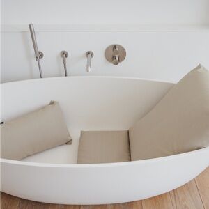 BADESOFA Elegant beige Bath Pillow Set